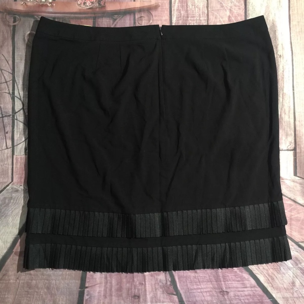 Lane Bryant Skirt Plus Sz Black Straight Pleaded - Picture 2 of 8